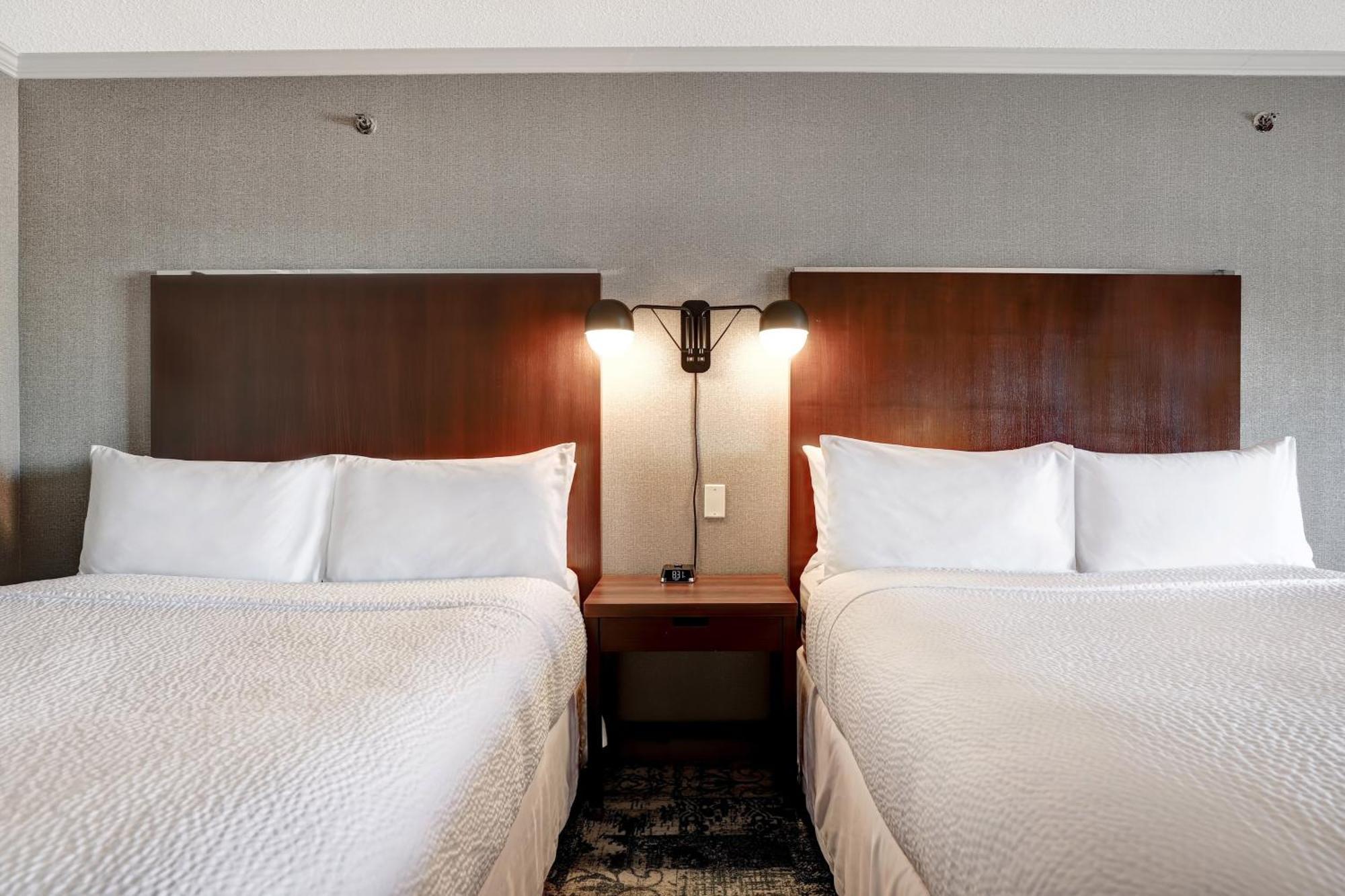 Four Points By Sheraton Toronto Mississauga Exteriör bild